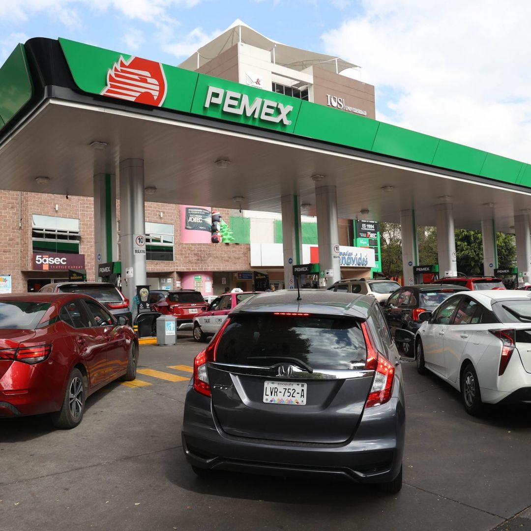 Gasolinera de la marca Pemex.